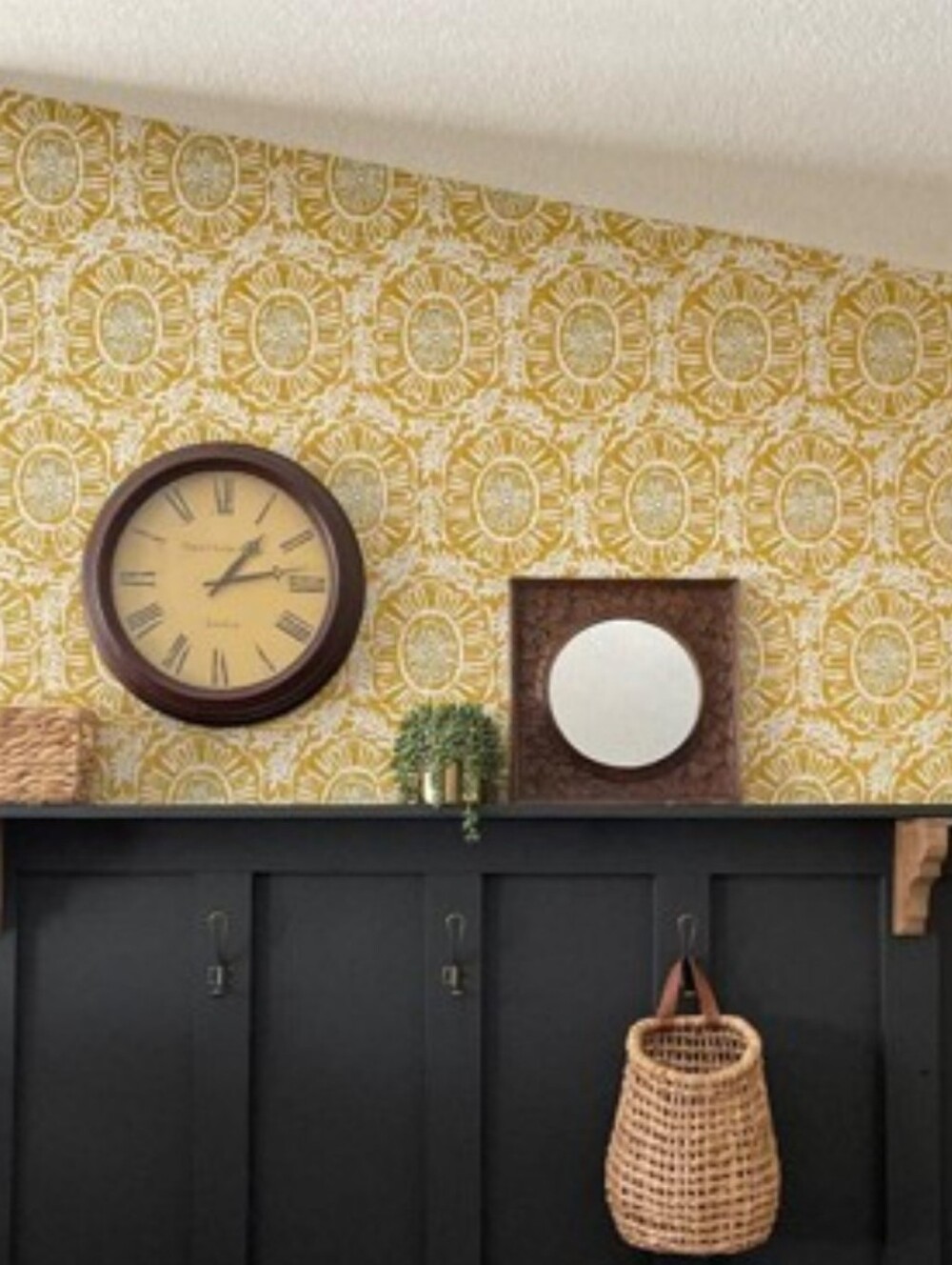 NWT(2 Rolls) Opalhouse Peel & Stick Removable Wallpaper Madre Medallion Gold